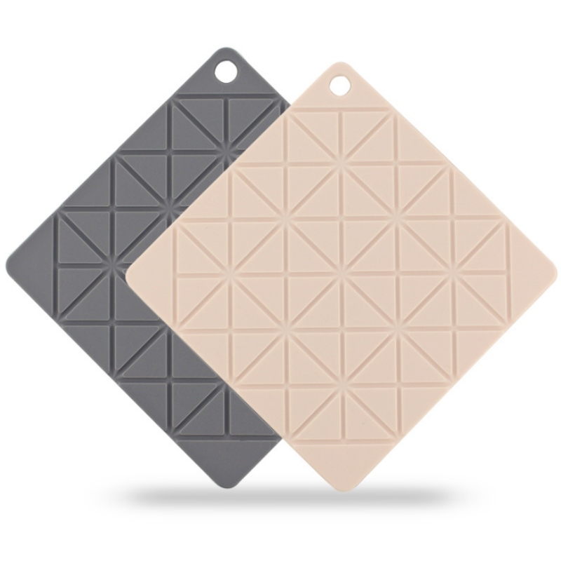 Square geometry pot mat